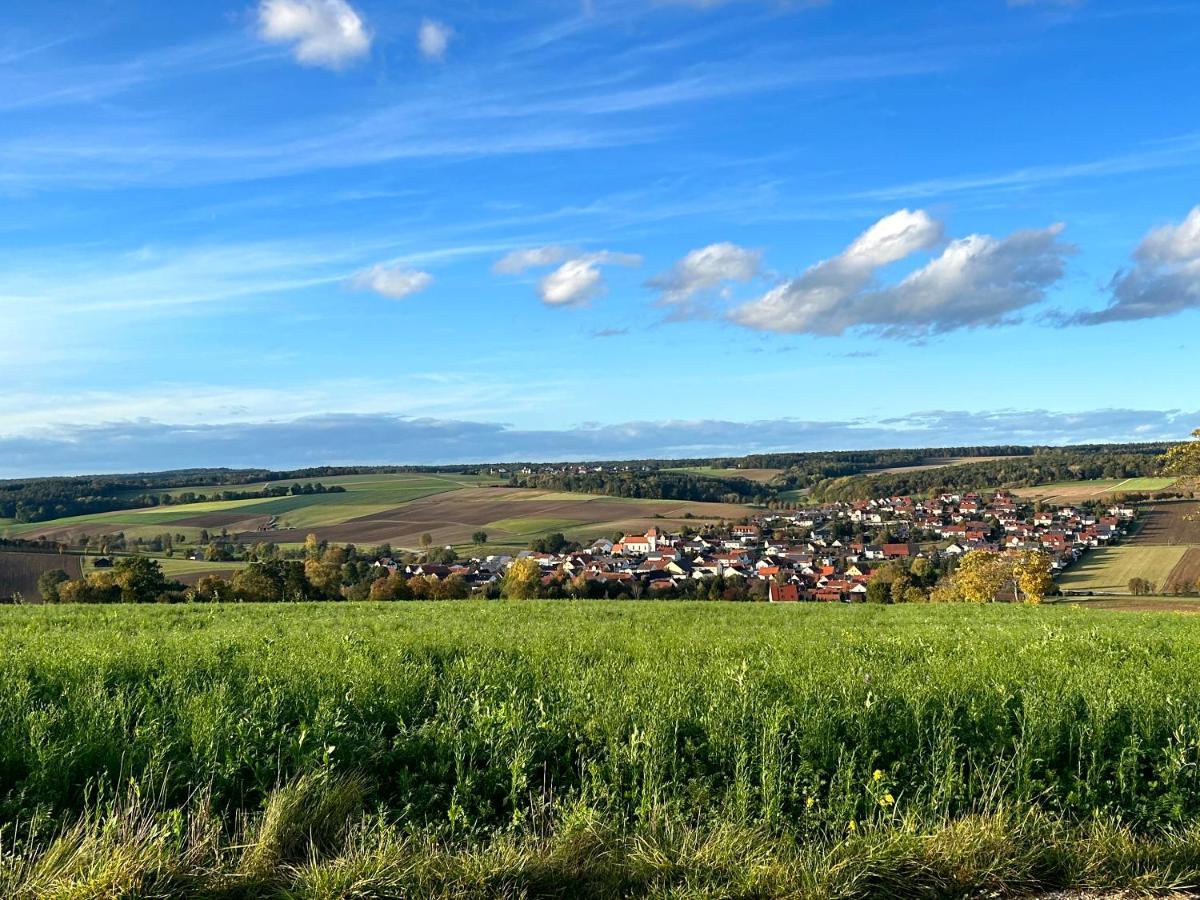 Ferienwohnung Im Usseltal - Monheimer Alb - Altmuehltal - Familie Geyer - Daiting Monheim  Buitenkant foto