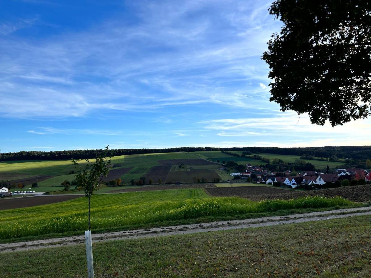 Ferienwohnung Im Usseltal - Monheimer Alb - Altmuehltal - Familie Geyer - Daiting Monheim  Buitenkant foto