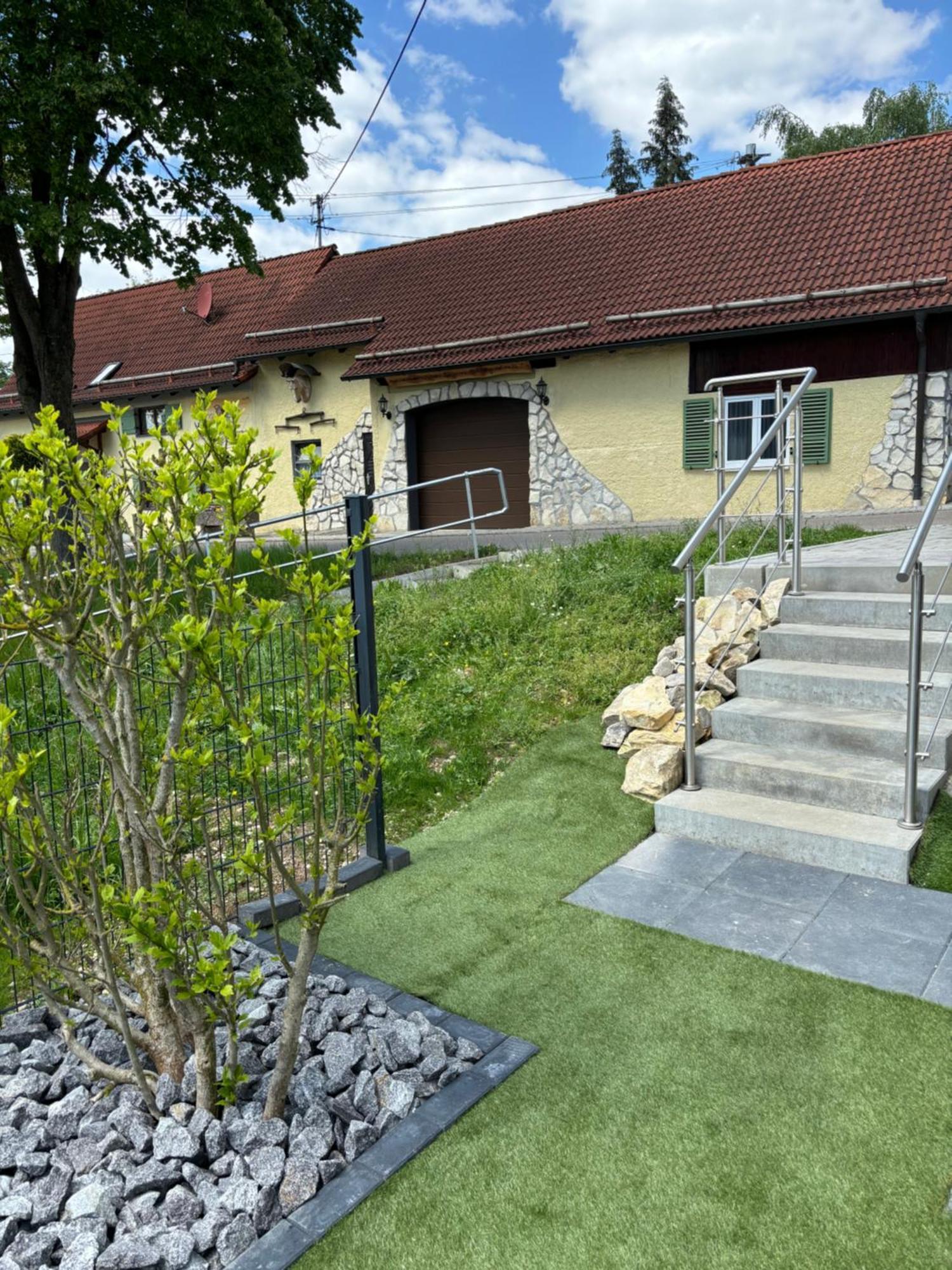 Ferienwohnung Im Usseltal - Zirben Spa - Monheimer Alb - Altmuehltal - Familie Geyer Daiting Monheim  Buitenkant foto